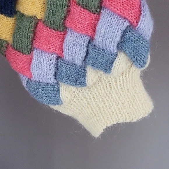 Multicolor Diamond Pattern Women's Sweater - Picture 14 of 16